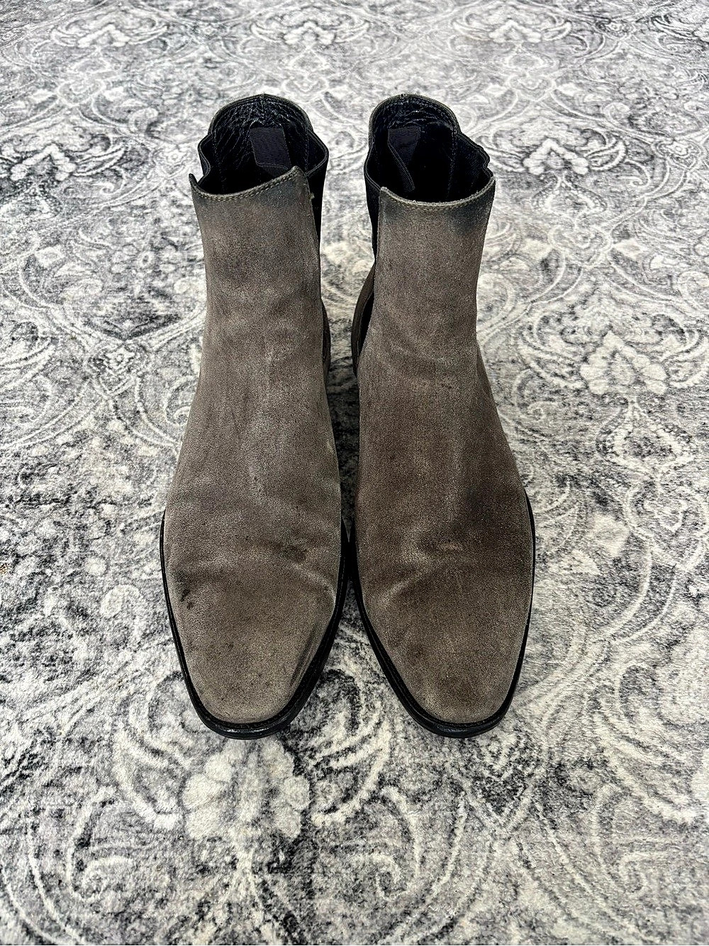 Saint Laurent Wyatt Suede Chelsea Boots